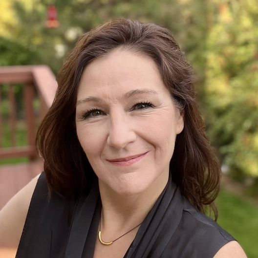 Photo of Valerie Peterson